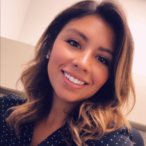 Meet your Posher, Stephanie - Picture 1 of 1